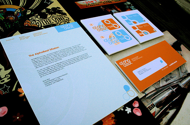 Design -10 / 10 Alphabeat | Record Store Branding